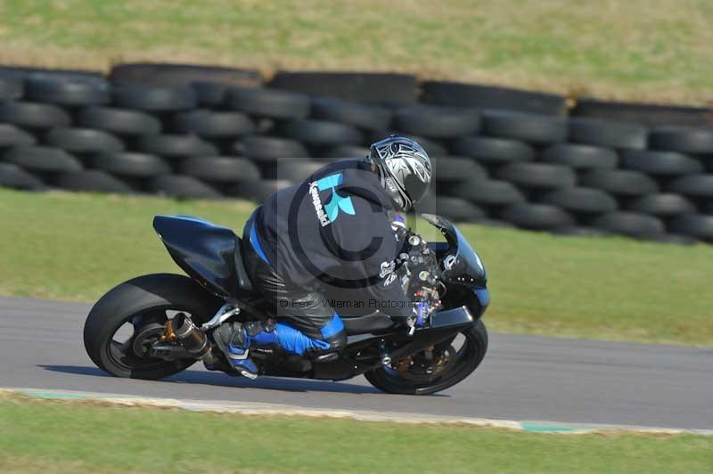 Motorcycle action photographs;anglesey circuit;anglesey trackday photographs;event digital images;eventdigitalimages;no limits trackday;oulton park circuit cheshire;peter wileman photography;trackday;trackday digital images;trackday photos;ty croes circuit wales