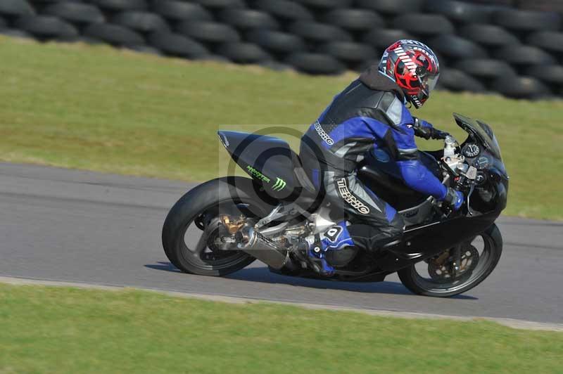 Motorcycle action photographs;anglesey circuit;anglesey trackday photographs;event digital images;eventdigitalimages;no limits trackday;oulton park circuit cheshire;peter wileman photography;trackday;trackday digital images;trackday photos;ty croes circuit wales