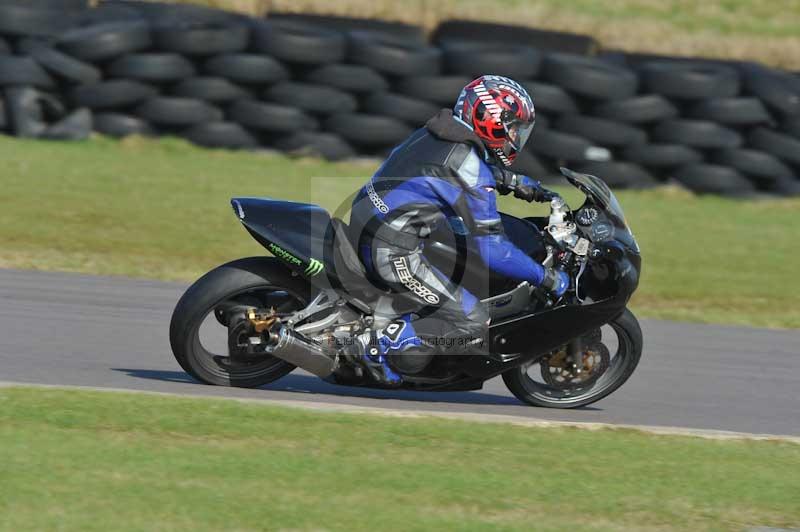 Motorcycle action photographs;anglesey circuit;anglesey trackday photographs;event digital images;eventdigitalimages;no limits trackday;oulton park circuit cheshire;peter wileman photography;trackday;trackday digital images;trackday photos;ty croes circuit wales