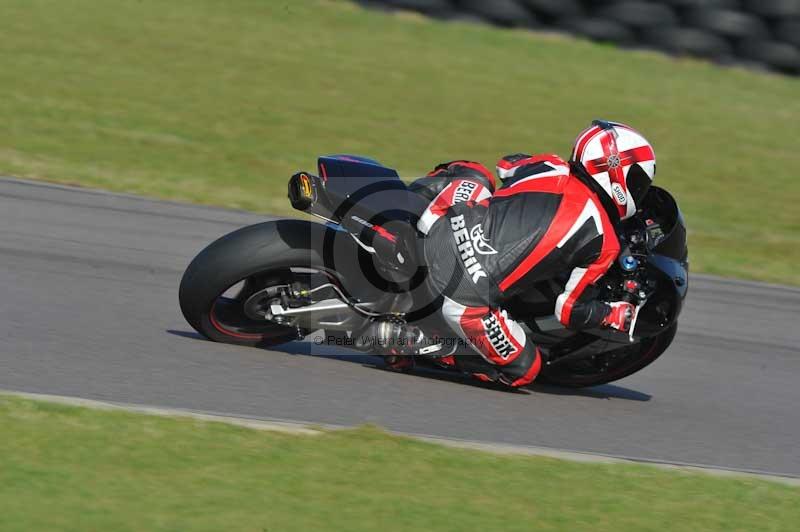 Motorcycle action photographs;anglesey circuit;anglesey trackday photographs;event digital images;eventdigitalimages;no limits trackday;oulton park circuit cheshire;peter wileman photography;trackday;trackday digital images;trackday photos;ty croes circuit wales