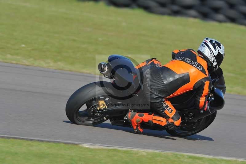Motorcycle action photographs;anglesey circuit;anglesey trackday photographs;event digital images;eventdigitalimages;no limits trackday;oulton park circuit cheshire;peter wileman photography;trackday;trackday digital images;trackday photos;ty croes circuit wales