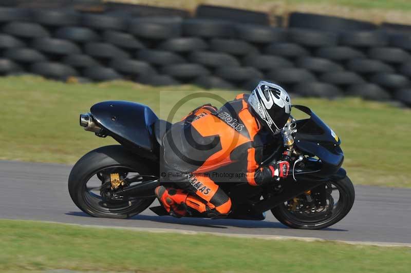 Motorcycle action photographs;anglesey circuit;anglesey trackday photographs;event digital images;eventdigitalimages;no limits trackday;oulton park circuit cheshire;peter wileman photography;trackday;trackday digital images;trackday photos;ty croes circuit wales