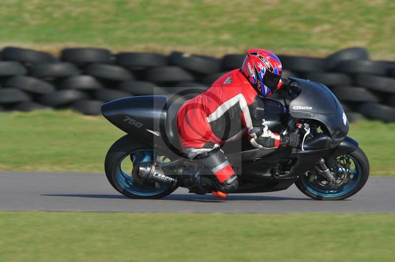 Motorcycle action photographs;anglesey circuit;anglesey trackday photographs;event digital images;eventdigitalimages;no limits trackday;oulton park circuit cheshire;peter wileman photography;trackday;trackday digital images;trackday photos;ty croes circuit wales