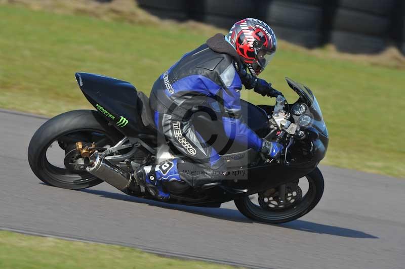 Motorcycle action photographs;anglesey circuit;anglesey trackday photographs;event digital images;eventdigitalimages;no limits trackday;oulton park circuit cheshire;peter wileman photography;trackday;trackday digital images;trackday photos;ty croes circuit wales