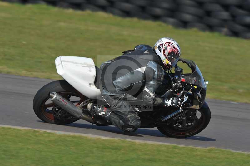 Motorcycle action photographs;anglesey circuit;anglesey trackday photographs;event digital images;eventdigitalimages;no limits trackday;oulton park circuit cheshire;peter wileman photography;trackday;trackday digital images;trackday photos;ty croes circuit wales