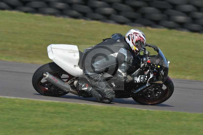 Motorcycle action photographs;anglesey circuit;anglesey trackday photographs;event digital images;eventdigitalimages;no limits trackday;oulton park circuit cheshire;peter wileman photography;trackday;trackday digital images;trackday photos;ty croes circuit wales