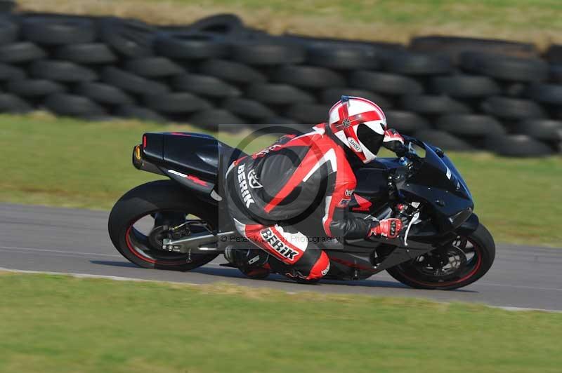 Motorcycle action photographs;anglesey circuit;anglesey trackday photographs;event digital images;eventdigitalimages;no limits trackday;oulton park circuit cheshire;peter wileman photography;trackday;trackday digital images;trackday photos;ty croes circuit wales