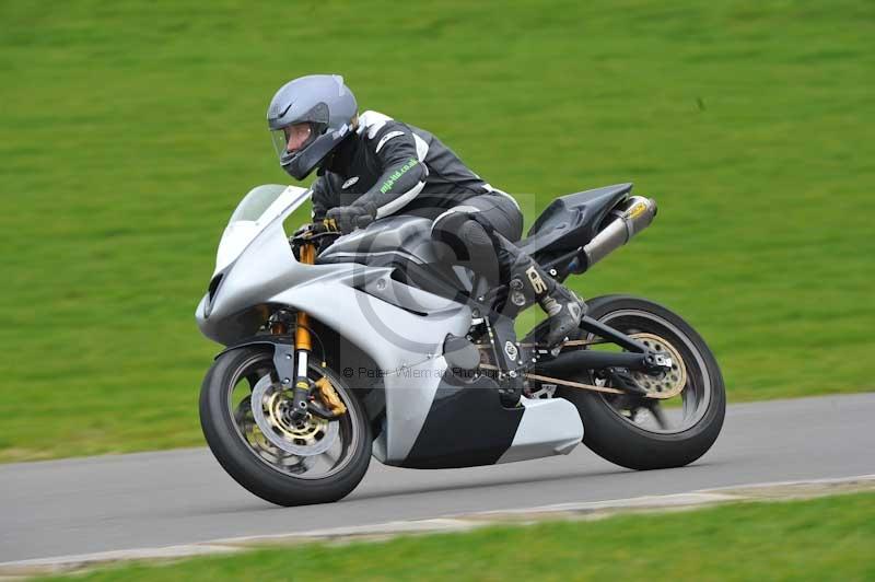 Motorcycle action photographs;anglesey circuit;anglesey trackday photographs;event digital images;eventdigitalimages;no limits trackday;oulton park circuit cheshire;peter wileman photography;trackday;trackday digital images;trackday photos;ty croes circuit wales