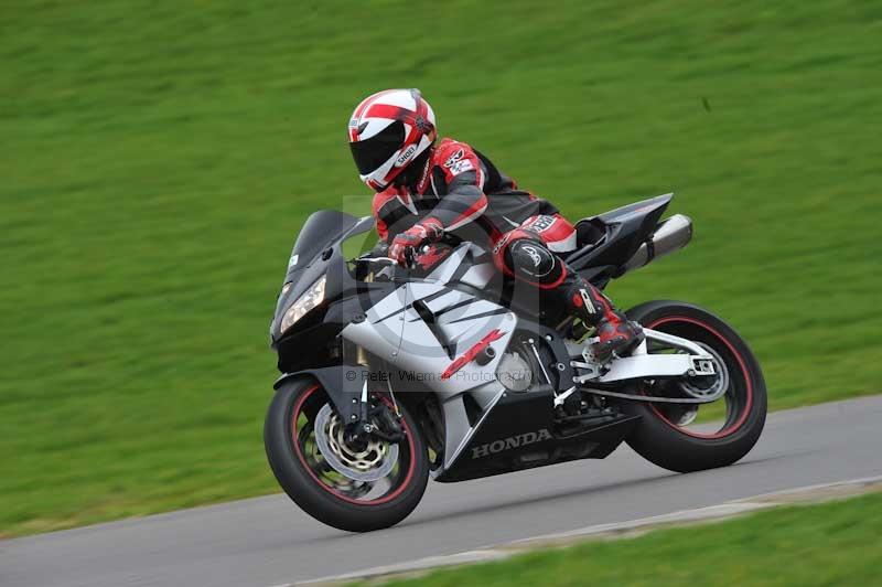 Motorcycle action photographs;anglesey circuit;anglesey trackday photographs;event digital images;eventdigitalimages;no limits trackday;oulton park circuit cheshire;peter wileman photography;trackday;trackday digital images;trackday photos;ty croes circuit wales