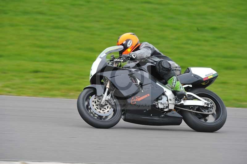 Motorcycle action photographs;anglesey circuit;anglesey trackday photographs;event digital images;eventdigitalimages;no limits trackday;oulton park circuit cheshire;peter wileman photography;trackday;trackday digital images;trackday photos;ty croes circuit wales