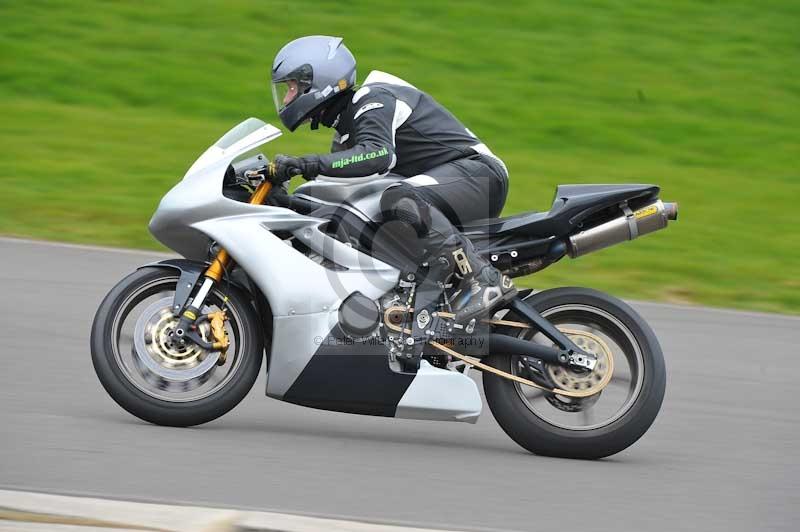 Motorcycle action photographs;anglesey circuit;anglesey trackday photographs;event digital images;eventdigitalimages;no limits trackday;oulton park circuit cheshire;peter wileman photography;trackday;trackday digital images;trackday photos;ty croes circuit wales