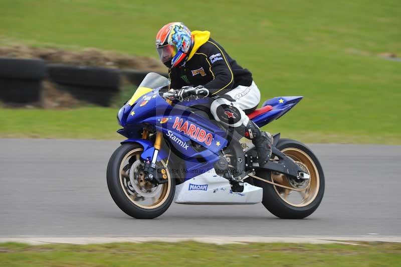 Motorcycle action photographs;anglesey circuit;anglesey trackday photographs;event digital images;eventdigitalimages;no limits trackday;oulton park circuit cheshire;peter wileman photography;trackday;trackday digital images;trackday photos;ty croes circuit wales