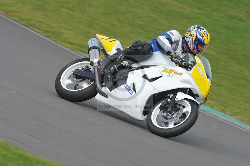 Motorcycle action photographs;anglesey circuit;anglesey trackday photographs;event digital images;eventdigitalimages;no limits trackday;oulton park circuit cheshire;peter wileman photography;trackday;trackday digital images;trackday photos;ty croes circuit wales