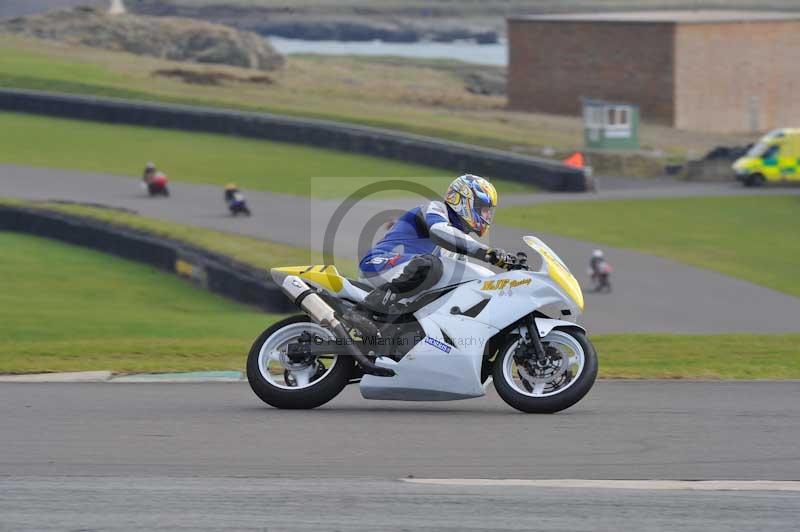 Motorcycle action photographs;anglesey circuit;anglesey trackday photographs;event digital images;eventdigitalimages;no limits trackday;oulton park circuit cheshire;peter wileman photography;trackday;trackday digital images;trackday photos;ty croes circuit wales