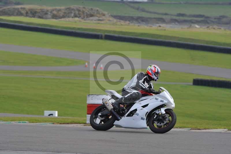 Motorcycle action photographs;anglesey circuit;anglesey trackday photographs;event digital images;eventdigitalimages;no limits trackday;oulton park circuit cheshire;peter wileman photography;trackday;trackday digital images;trackday photos;ty croes circuit wales