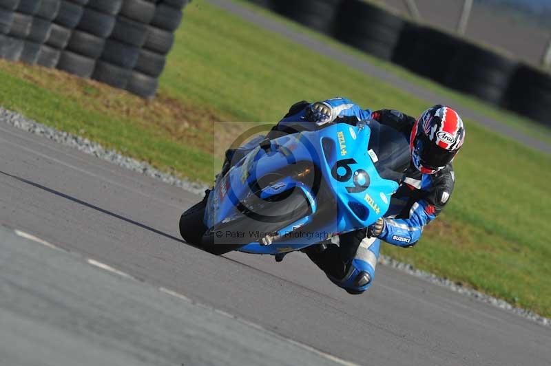 Motorcycle action photographs;anglesey circuit;anglesey trackday photographs;event digital images;eventdigitalimages;no limits trackday;oulton park circuit cheshire;peter wileman photography;trackday;trackday digital images;trackday photos;ty croes circuit wales