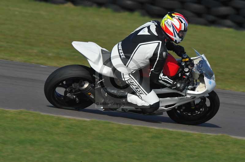 Motorcycle action photographs;anglesey circuit;anglesey trackday photographs;event digital images;eventdigitalimages;no limits trackday;oulton park circuit cheshire;peter wileman photography;trackday;trackday digital images;trackday photos;ty croes circuit wales