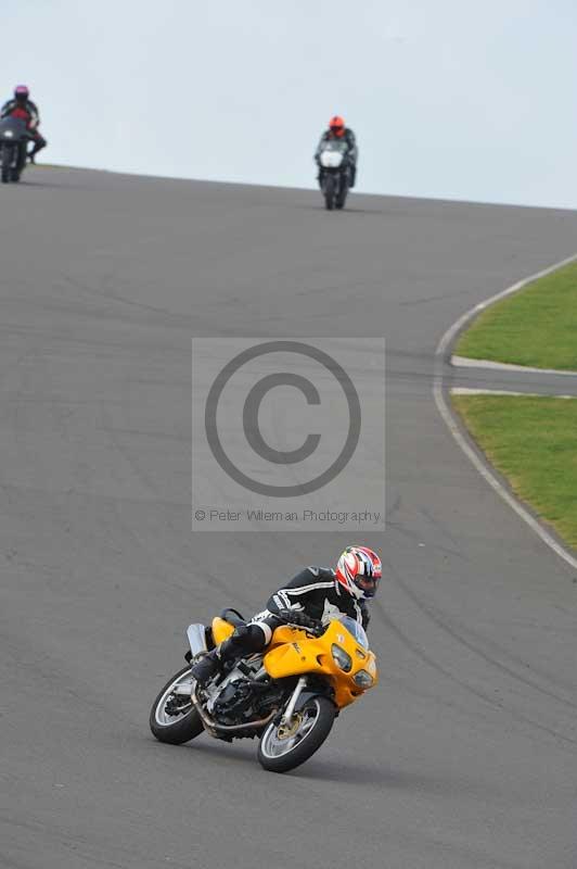 Motorcycle action photographs;anglesey circuit;anglesey trackday photographs;event digital images;eventdigitalimages;no limits trackday;oulton park circuit cheshire;peter wileman photography;trackday;trackday digital images;trackday photos;ty croes circuit wales