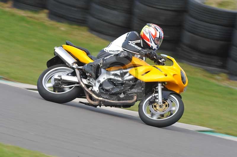 Motorcycle action photographs;anglesey circuit;anglesey trackday photographs;event digital images;eventdigitalimages;no limits trackday;oulton park circuit cheshire;peter wileman photography;trackday;trackday digital images;trackday photos;ty croes circuit wales