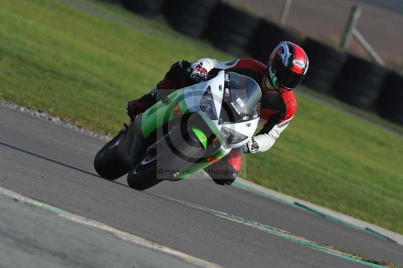 Motorcycle action photographs;anglesey circuit;anglesey trackday photographs;event digital images;eventdigitalimages;no limits trackday;oulton park circuit cheshire;peter wileman photography;trackday;trackday digital images;trackday photos;ty croes circuit wales