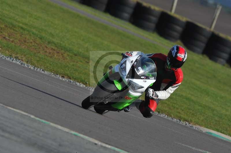 Motorcycle action photographs;anglesey circuit;anglesey trackday photographs;event digital images;eventdigitalimages;no limits trackday;oulton park circuit cheshire;peter wileman photography;trackday;trackday digital images;trackday photos;ty croes circuit wales