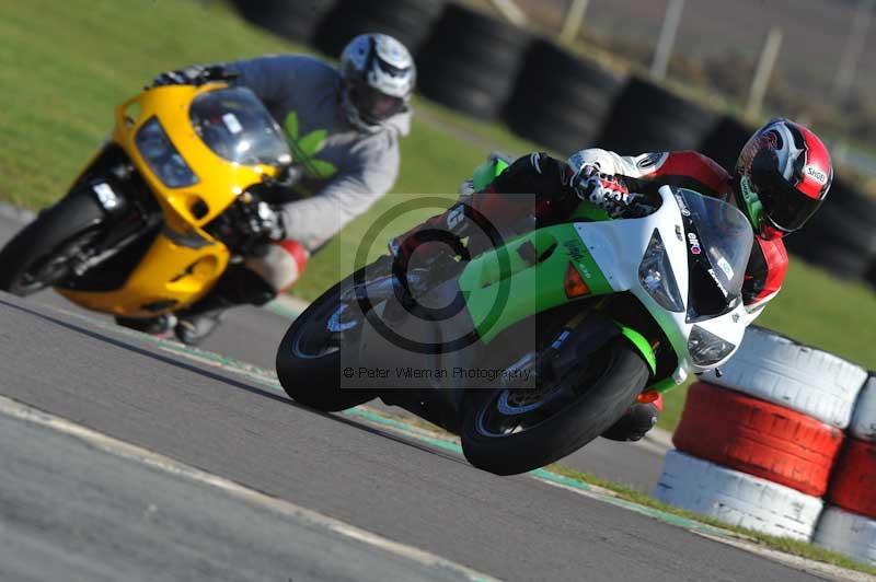 Motorcycle action photographs;anglesey circuit;anglesey trackday photographs;event digital images;eventdigitalimages;no limits trackday;oulton park circuit cheshire;peter wileman photography;trackday;trackday digital images;trackday photos;ty croes circuit wales