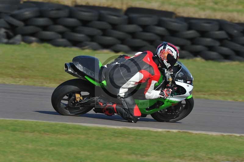 Motorcycle action photographs;anglesey circuit;anglesey trackday photographs;event digital images;eventdigitalimages;no limits trackday;oulton park circuit cheshire;peter wileman photography;trackday;trackday digital images;trackday photos;ty croes circuit wales