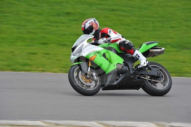 Motorcycle action photographs;anglesey circuit;anglesey trackday photographs;event digital images;eventdigitalimages;no limits trackday;oulton park circuit cheshire;peter wileman photography;trackday;trackday digital images;trackday photos;ty croes circuit wales