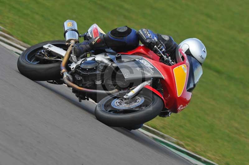 Motorcycle action photographs;anglesey circuit;anglesey trackday photographs;event digital images;eventdigitalimages;no limits trackday;oulton park circuit cheshire;peter wileman photography;trackday;trackday digital images;trackday photos;ty croes circuit wales