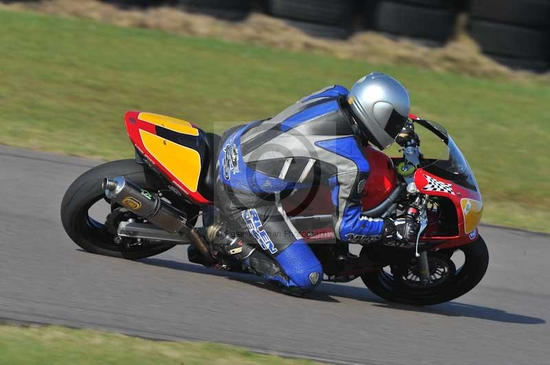 Motorcycle action photographs;anglesey circuit;anglesey trackday photographs;event digital images;eventdigitalimages;no limits trackday;oulton park circuit cheshire;peter wileman photography;trackday;trackday digital images;trackday photos;ty croes circuit wales