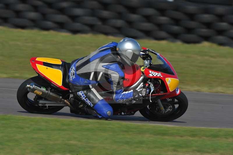 Motorcycle action photographs;anglesey circuit;anglesey trackday photographs;event digital images;eventdigitalimages;no limits trackday;oulton park circuit cheshire;peter wileman photography;trackday;trackday digital images;trackday photos;ty croes circuit wales