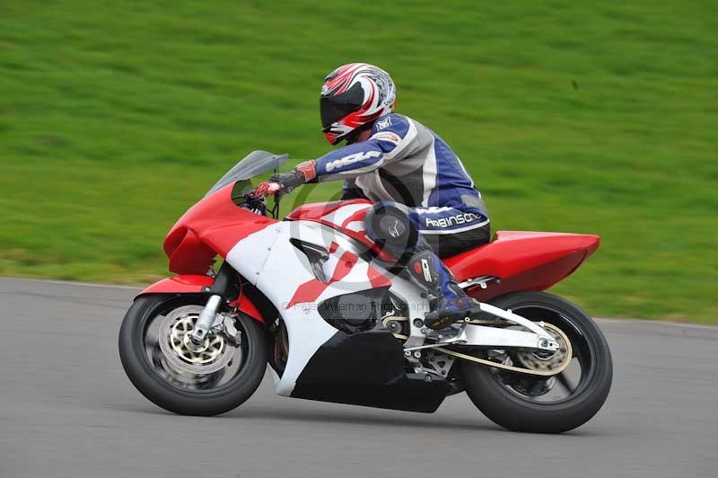 Motorcycle action photographs;anglesey circuit;anglesey trackday photographs;event digital images;eventdigitalimages;no limits trackday;oulton park circuit cheshire;peter wileman photography;trackday;trackday digital images;trackday photos;ty croes circuit wales