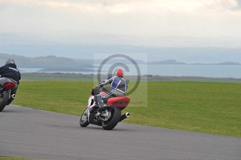 Motorcycle action photographs;anglesey circuit;anglesey trackday photographs;event digital images;eventdigitalimages;no limits trackday;oulton park circuit cheshire;peter wileman photography;trackday;trackday digital images;trackday photos;ty croes circuit wales