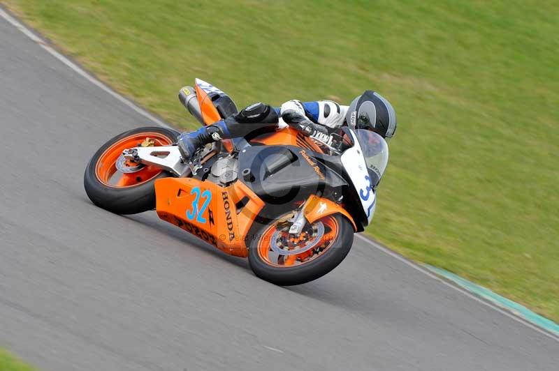 Motorcycle action photographs;anglesey circuit;anglesey trackday photographs;event digital images;eventdigitalimages;no limits trackday;oulton park circuit cheshire;peter wileman photography;trackday;trackday digital images;trackday photos;ty croes circuit wales