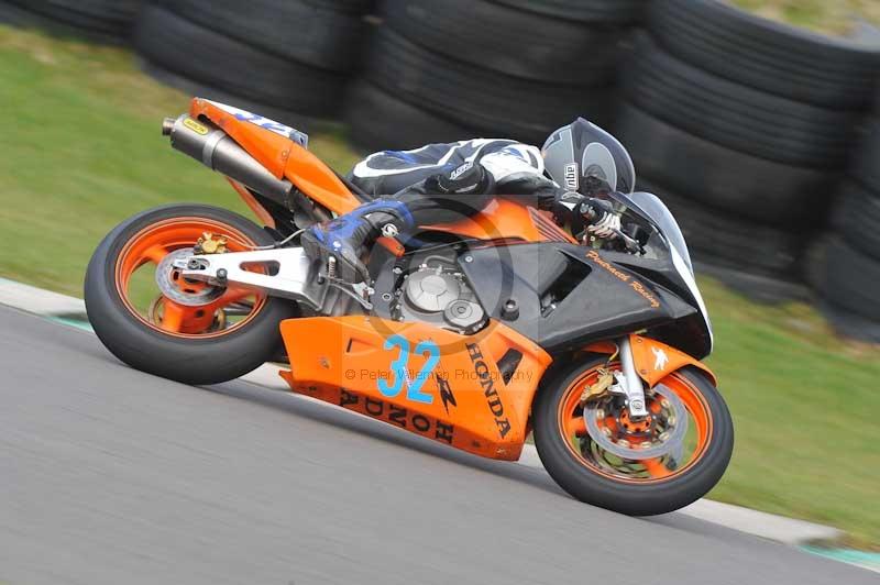 Motorcycle action photographs;anglesey circuit;anglesey trackday photographs;event digital images;eventdigitalimages;no limits trackday;oulton park circuit cheshire;peter wileman photography;trackday;trackday digital images;trackday photos;ty croes circuit wales