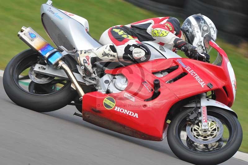 Motorcycle action photographs;anglesey circuit;anglesey trackday photographs;event digital images;eventdigitalimages;no limits trackday;oulton park circuit cheshire;peter wileman photography;trackday;trackday digital images;trackday photos;ty croes circuit wales