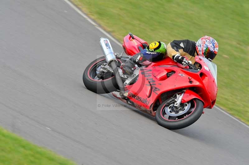 Motorcycle action photographs;anglesey circuit;anglesey trackday photographs;event digital images;eventdigitalimages;no limits trackday;oulton park circuit cheshire;peter wileman photography;trackday;trackday digital images;trackday photos;ty croes circuit wales