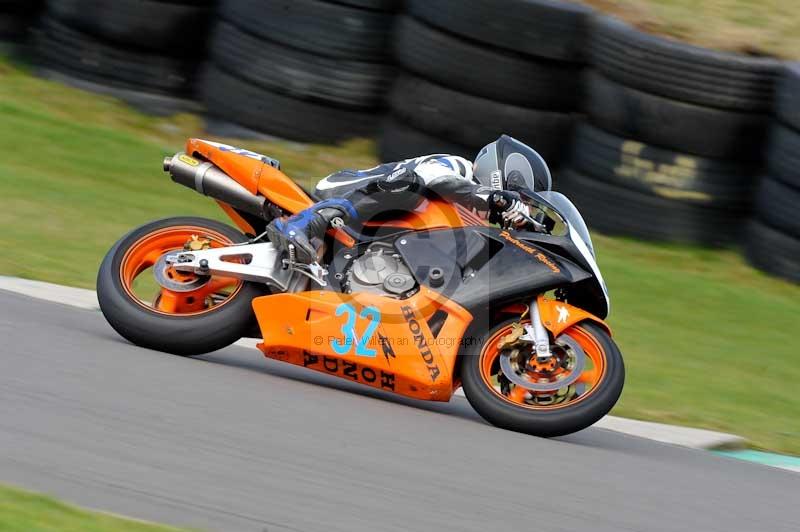 Motorcycle action photographs;anglesey circuit;anglesey trackday photographs;event digital images;eventdigitalimages;no limits trackday;oulton park circuit cheshire;peter wileman photography;trackday;trackday digital images;trackday photos;ty croes circuit wales
