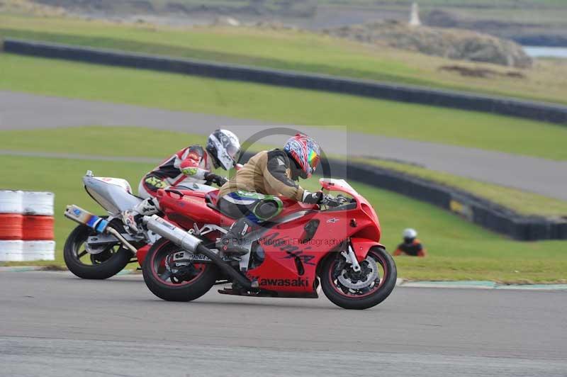 Motorcycle action photographs;anglesey circuit;anglesey trackday photographs;event digital images;eventdigitalimages;no limits trackday;oulton park circuit cheshire;peter wileman photography;trackday;trackday digital images;trackday photos;ty croes circuit wales