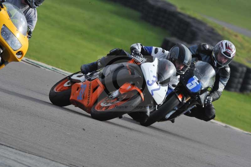 Motorcycle action photographs;anglesey circuit;anglesey trackday photographs;event digital images;eventdigitalimages;no limits trackday;oulton park circuit cheshire;peter wileman photography;trackday;trackday digital images;trackday photos;ty croes circuit wales