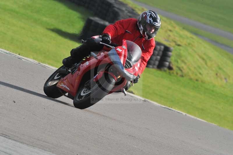 Motorcycle action photographs;anglesey circuit;anglesey trackday photographs;event digital images;eventdigitalimages;no limits trackday;oulton park circuit cheshire;peter wileman photography;trackday;trackday digital images;trackday photos;ty croes circuit wales