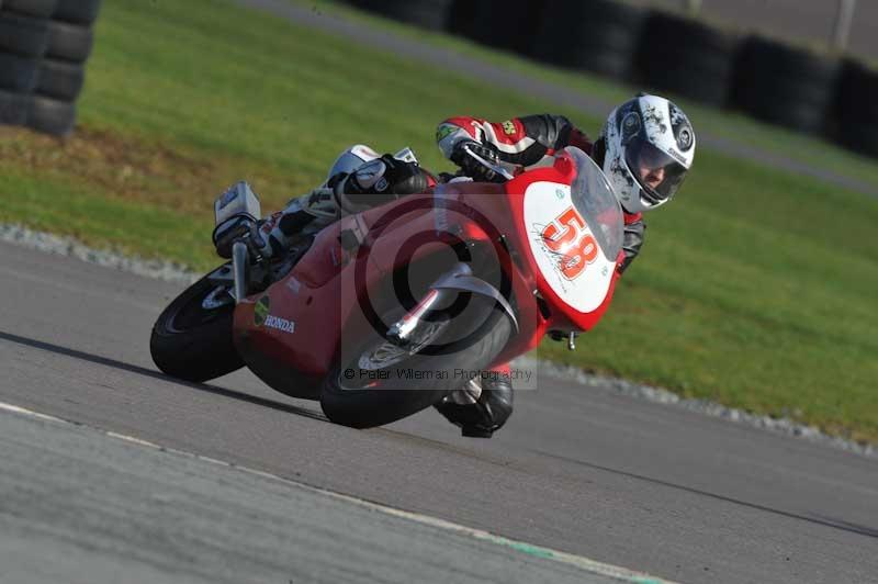 Motorcycle action photographs;anglesey circuit;anglesey trackday photographs;event digital images;eventdigitalimages;no limits trackday;oulton park circuit cheshire;peter wileman photography;trackday;trackday digital images;trackday photos;ty croes circuit wales