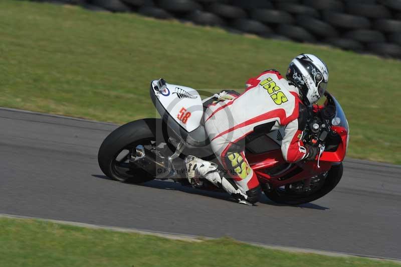 Motorcycle action photographs;anglesey circuit;anglesey trackday photographs;event digital images;eventdigitalimages;no limits trackday;oulton park circuit cheshire;peter wileman photography;trackday;trackday digital images;trackday photos;ty croes circuit wales