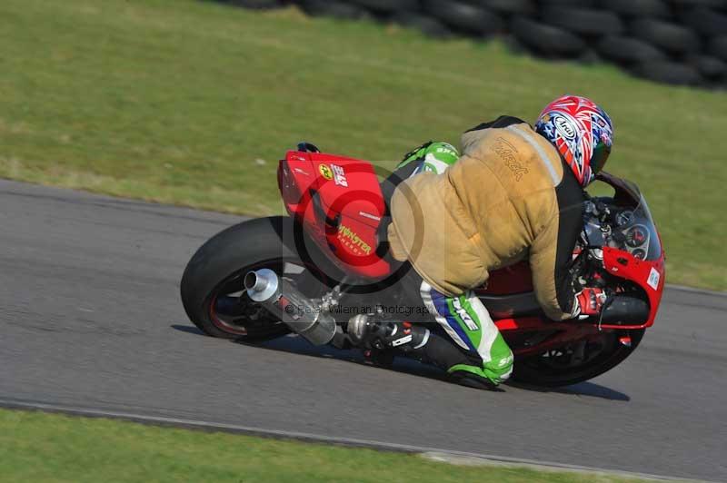 Motorcycle action photographs;anglesey circuit;anglesey trackday photographs;event digital images;eventdigitalimages;no limits trackday;oulton park circuit cheshire;peter wileman photography;trackday;trackday digital images;trackday photos;ty croes circuit wales