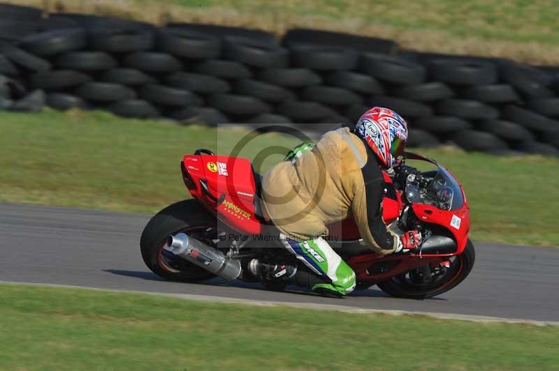 Motorcycle action photographs;anglesey circuit;anglesey trackday photographs;event digital images;eventdigitalimages;no limits trackday;oulton park circuit cheshire;peter wileman photography;trackday;trackday digital images;trackday photos;ty croes circuit wales