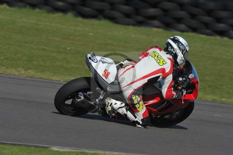 Motorcycle action photographs;anglesey circuit;anglesey trackday photographs;event digital images;eventdigitalimages;no limits trackday;oulton park circuit cheshire;peter wileman photography;trackday;trackday digital images;trackday photos;ty croes circuit wales