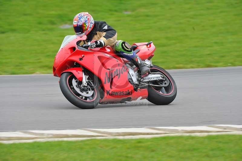 Motorcycle action photographs;anglesey circuit;anglesey trackday photographs;event digital images;eventdigitalimages;no limits trackday;oulton park circuit cheshire;peter wileman photography;trackday;trackday digital images;trackday photos;ty croes circuit wales