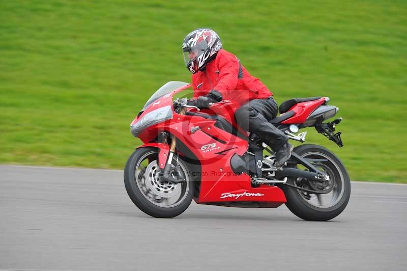 Motorcycle action photographs;anglesey circuit;anglesey trackday photographs;event digital images;eventdigitalimages;no limits trackday;oulton park circuit cheshire;peter wileman photography;trackday;trackday digital images;trackday photos;ty croes circuit wales