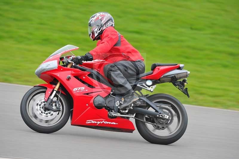 Motorcycle action photographs;anglesey circuit;anglesey trackday photographs;event digital images;eventdigitalimages;no limits trackday;oulton park circuit cheshire;peter wileman photography;trackday;trackday digital images;trackday photos;ty croes circuit wales