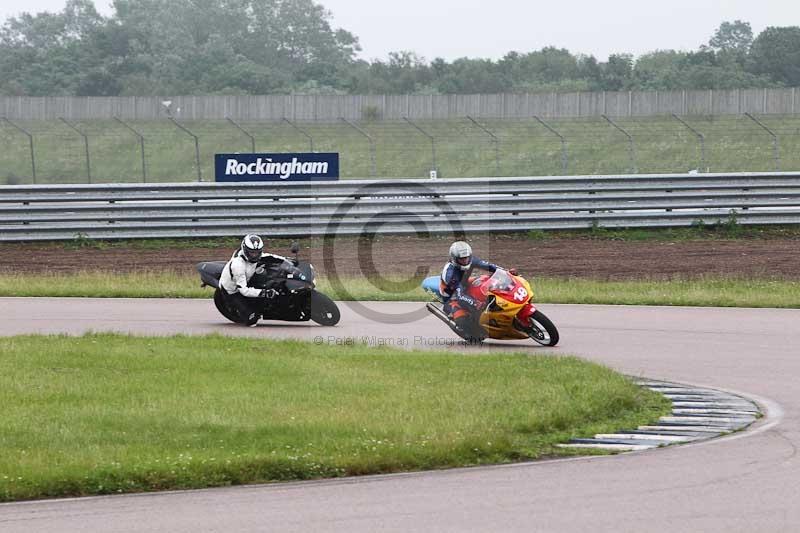 Rockingham no limits trackday;enduro digital images;event digital images;eventdigitalimages;no limits trackdays;peter wileman photography;racing digital images;rockingham raceway northamptonshire;rockingham trackday photographs;trackday digital images;trackday photos